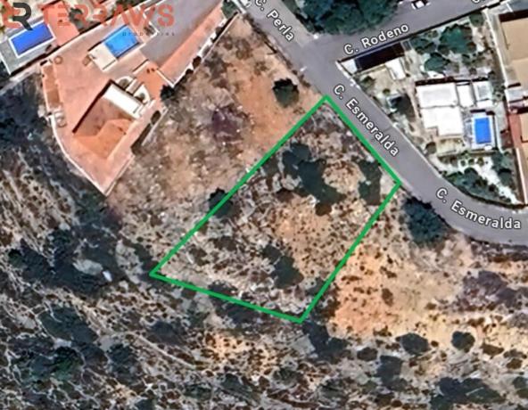 Terreno en calle Esmeralda, 33