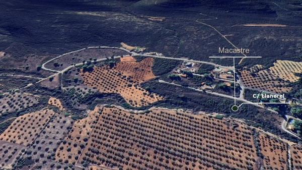 Terreno en calle Llanorel