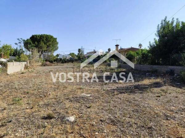Terreno en calle Xirivella