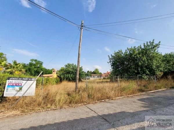 Terreno en calle Topacio, 76