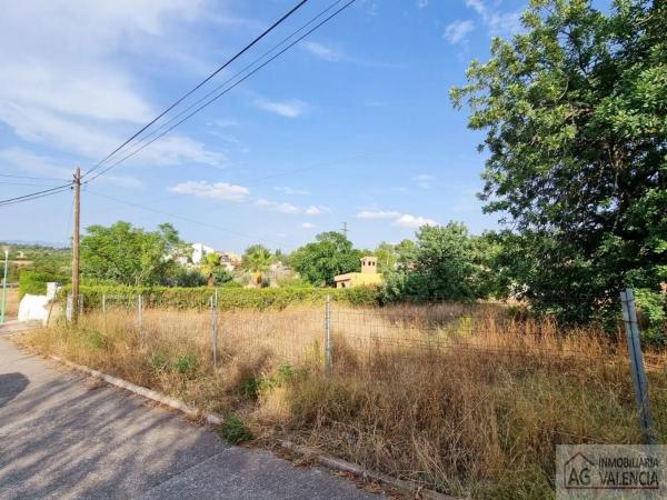 Terreno en calle Topacio, 76