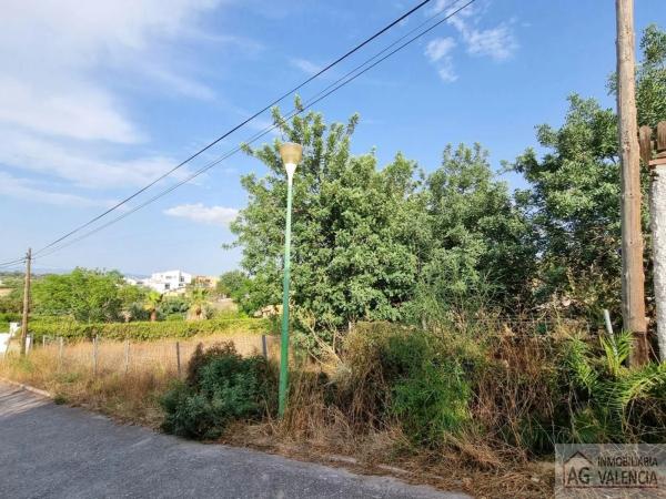 Terreno en calle Topacio, 76