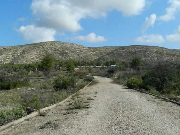 Terreno en calle Llanorel