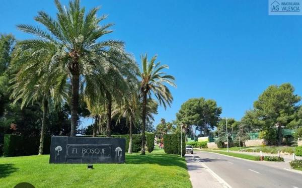 Terreno en Urbanizacion Bosque U12, 372