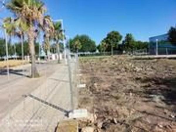 Terreno en calle de Moncada, 9