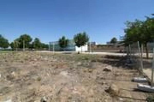 Terreno en calle de Moncada, 9