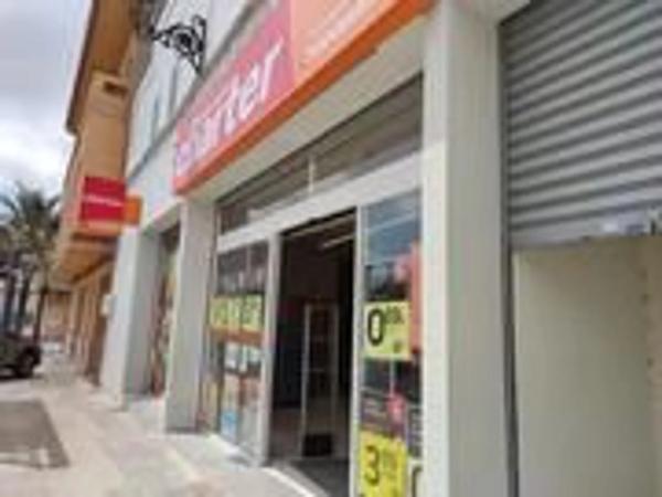 Terreno en calle de Moncada, 9