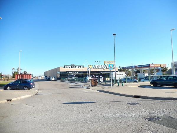 Terreno en calle Garroferes