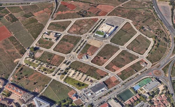 Terreno en calle Garroferes