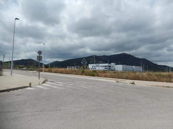 Terreno en calle Garroferes