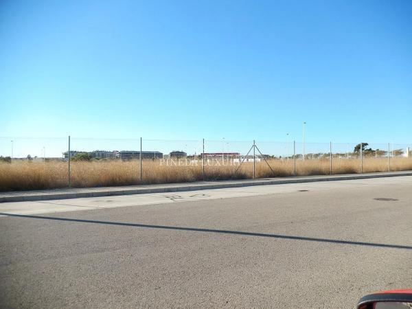 Terreno en calle Garroferes