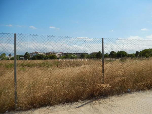 Terreno en calle Garroferes
