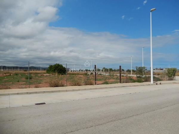 Terreno en calle Garroferes