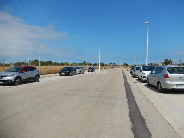 Terreno en calle Garroferes