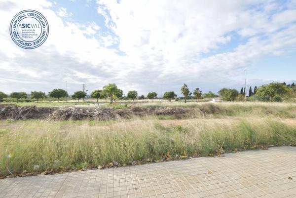 Terreno en avenida de Blasco Ibañez