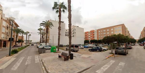 Terreno en calle Hispanitat s/n