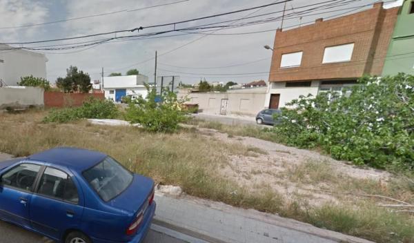 Terreno en calle Estanislao de Algimia