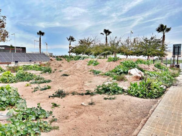 Terreno en calle del Roll