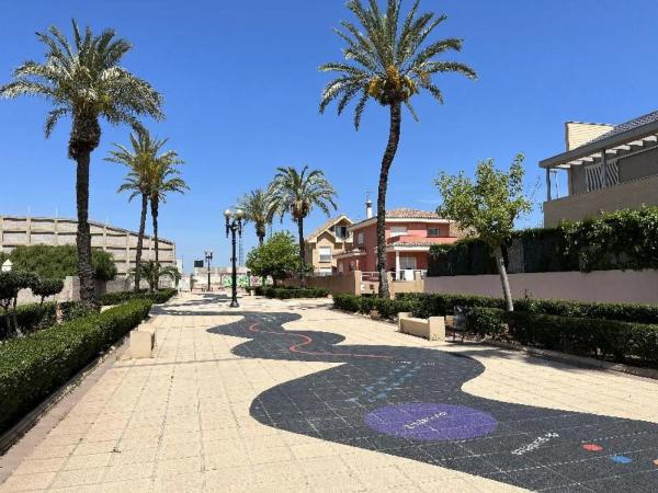 Terreno en calle Infanta Elena