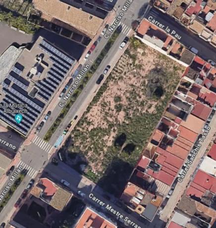 Terreno en calle Narcís Millán