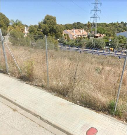 Terreno en calle Riu Turia