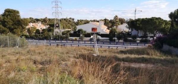 Terreno en calle Riu Turia