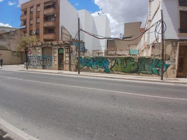 Terreno en avenida de les Corts Valencianes