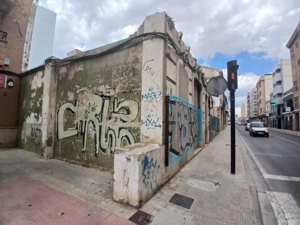 Terreno en avenida de les Corts Valencianes