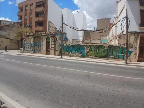 Terreno en avenida de les Corts Valencianes