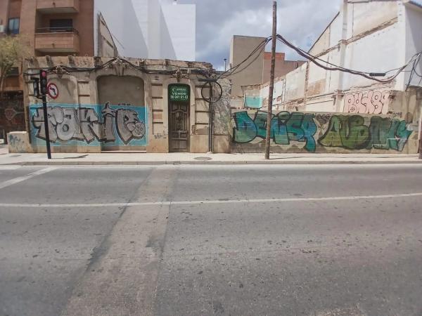 Terreno en avenida de les Corts Valencianes