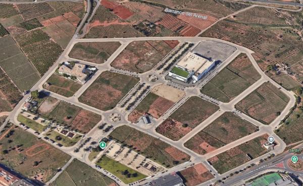 Terreno en calle Llimeres