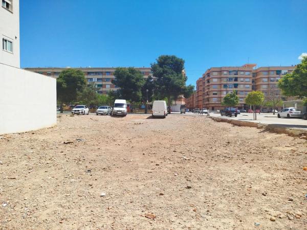 Terreno en calle de Cervantes, 26