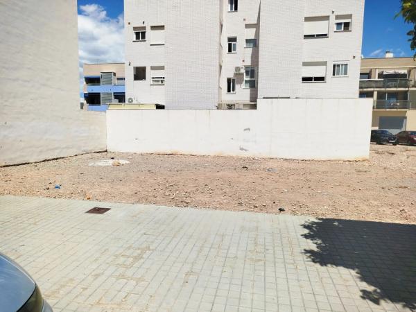 Terreno en calle de Cervantes, 26