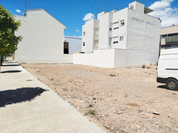 Terreno en calle de Cervantes, 26