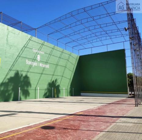 Terreno en calle Corts Valencianes, 13