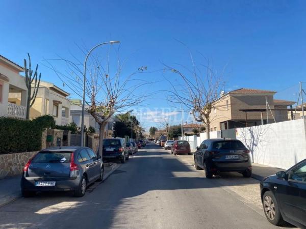 Terreno en calle Almenares