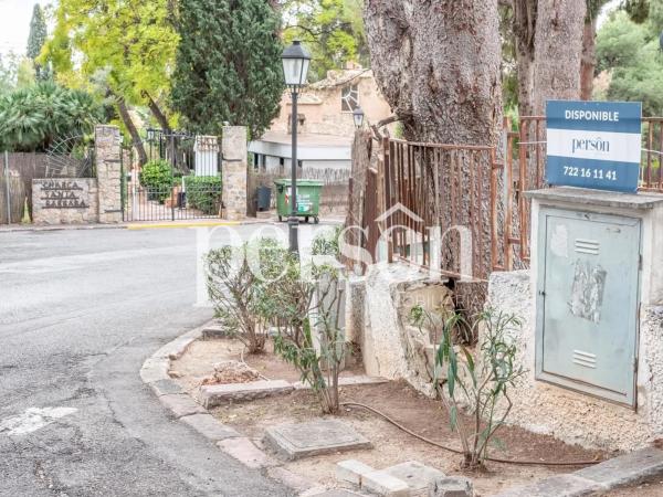 Terreno en calle Santa Bárbara