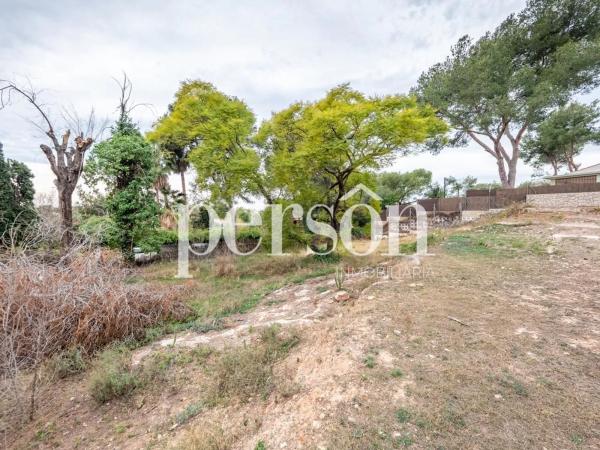 Terreno en calle Santa Bárbara