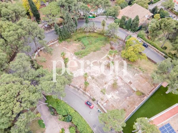 Terreno en calle Santa Bárbara