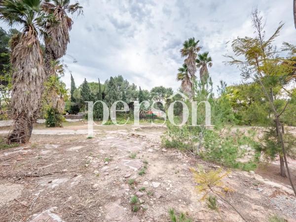 Terreno en calle Santa Bárbara