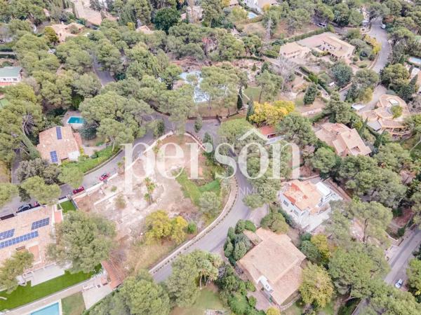 Terreno en calle Santa Bárbara