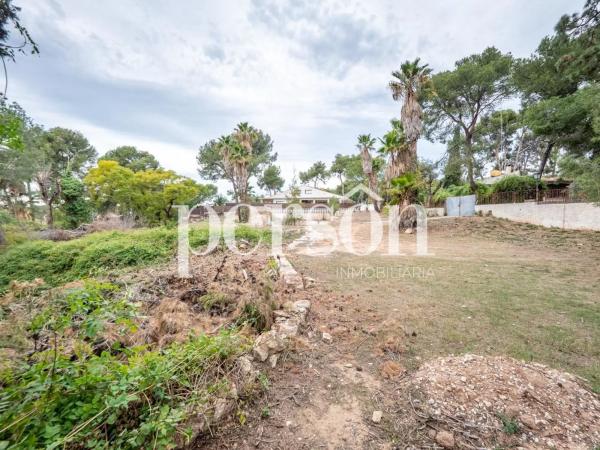 Terreno en calle Santa Bárbara