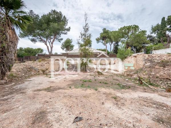 Terreno en calle Santa Bárbara