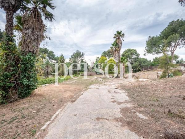 Terreno en calle Santa Bárbara