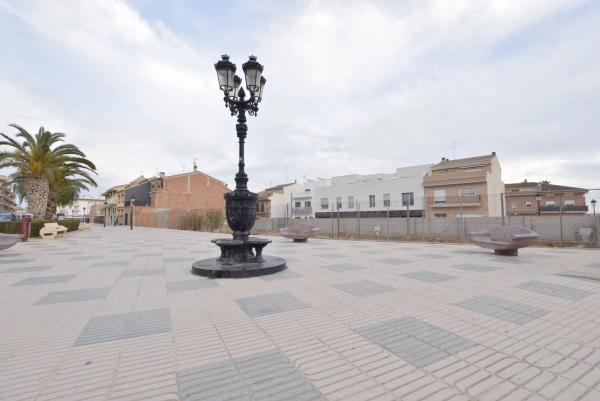 Terreno en calle Reial Sèquia de Montcada