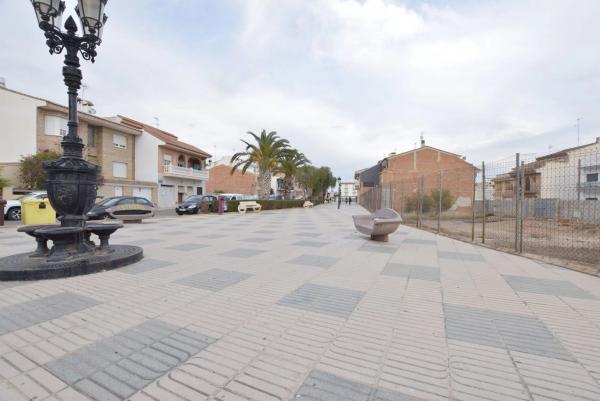 Terreno en calle Reial Sèquia de Montcada