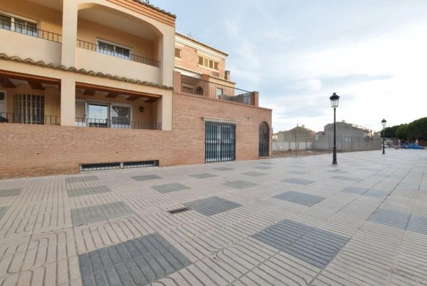Terreno en calle Reial Sèquia de Montcada