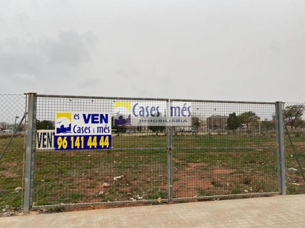 Terreno en calle Llimeres