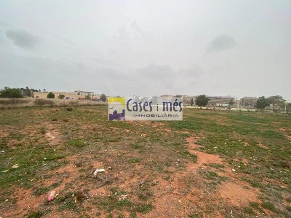 Terreno en calle Llimeres