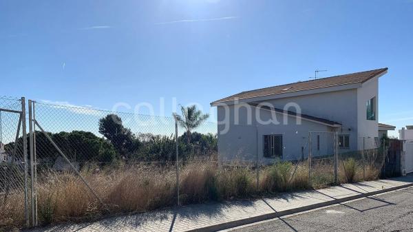 Terreno en calle Riu Turia